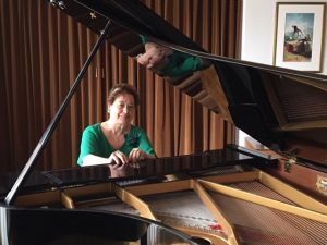 Maria Luisa Cantos au Piano